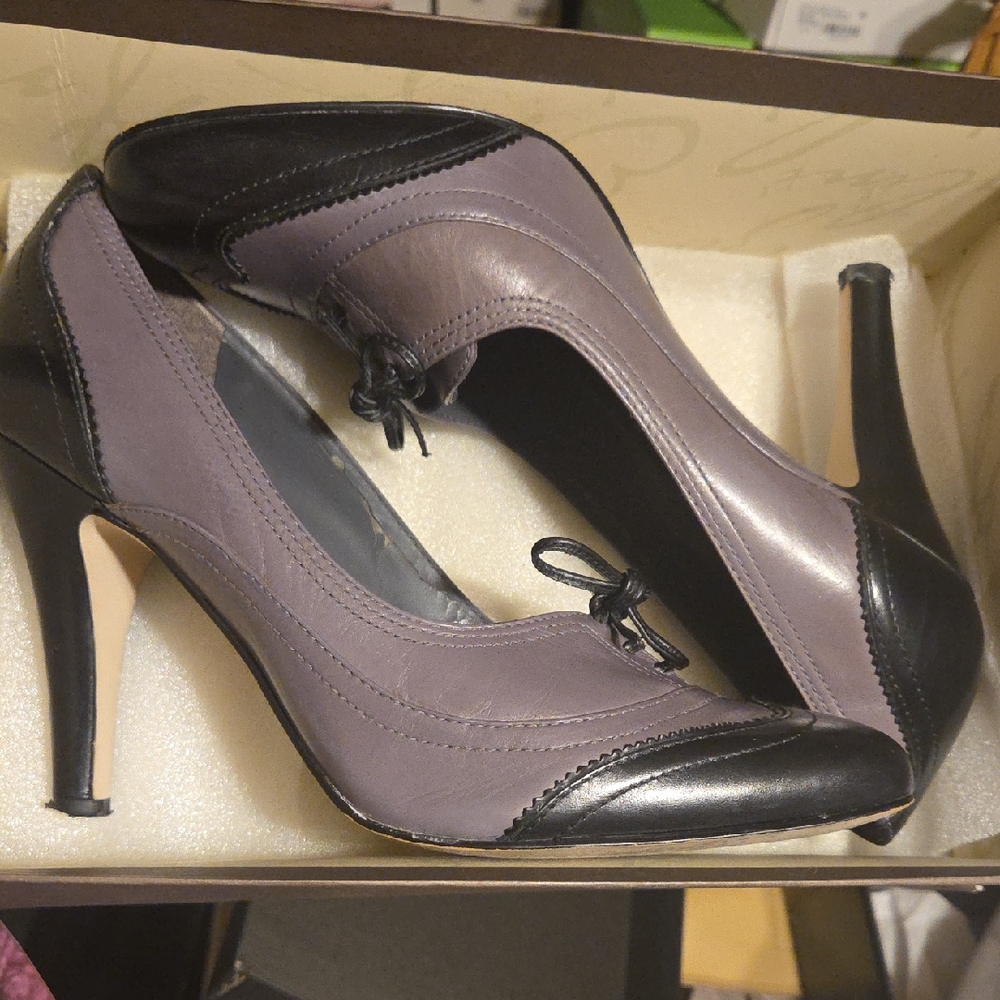 Enzo Angiolini Chic Black and Gray Women's Heels. This are Vintage